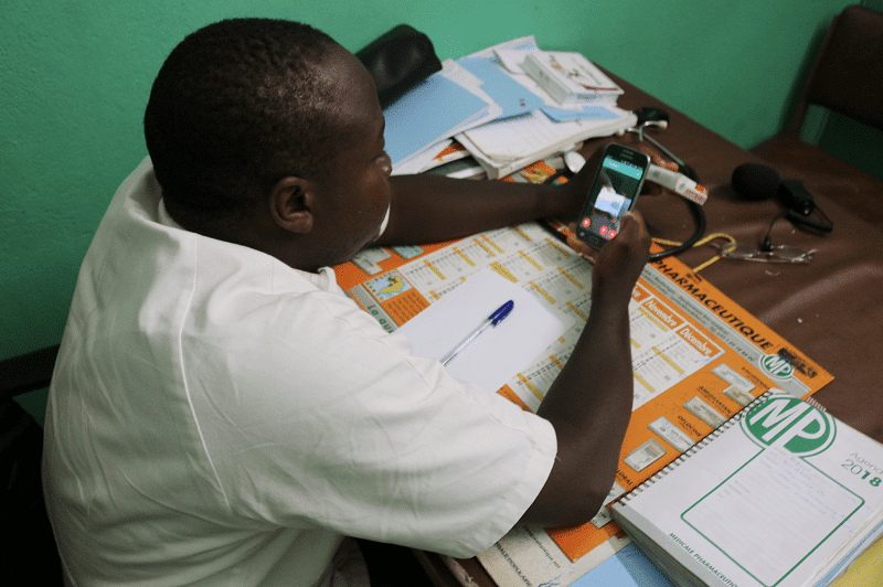 Pharmacien Abidjan scan médicament