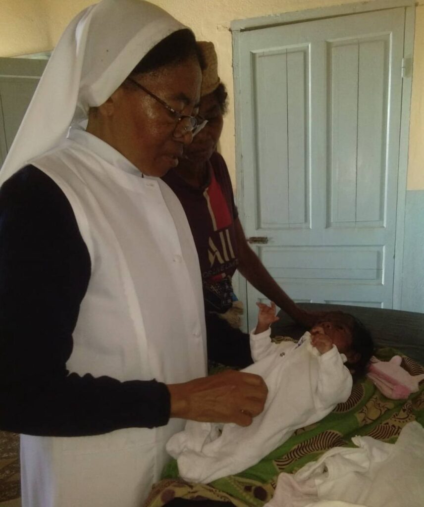 Madagascar soeur de l'Evangile Association Tulipe